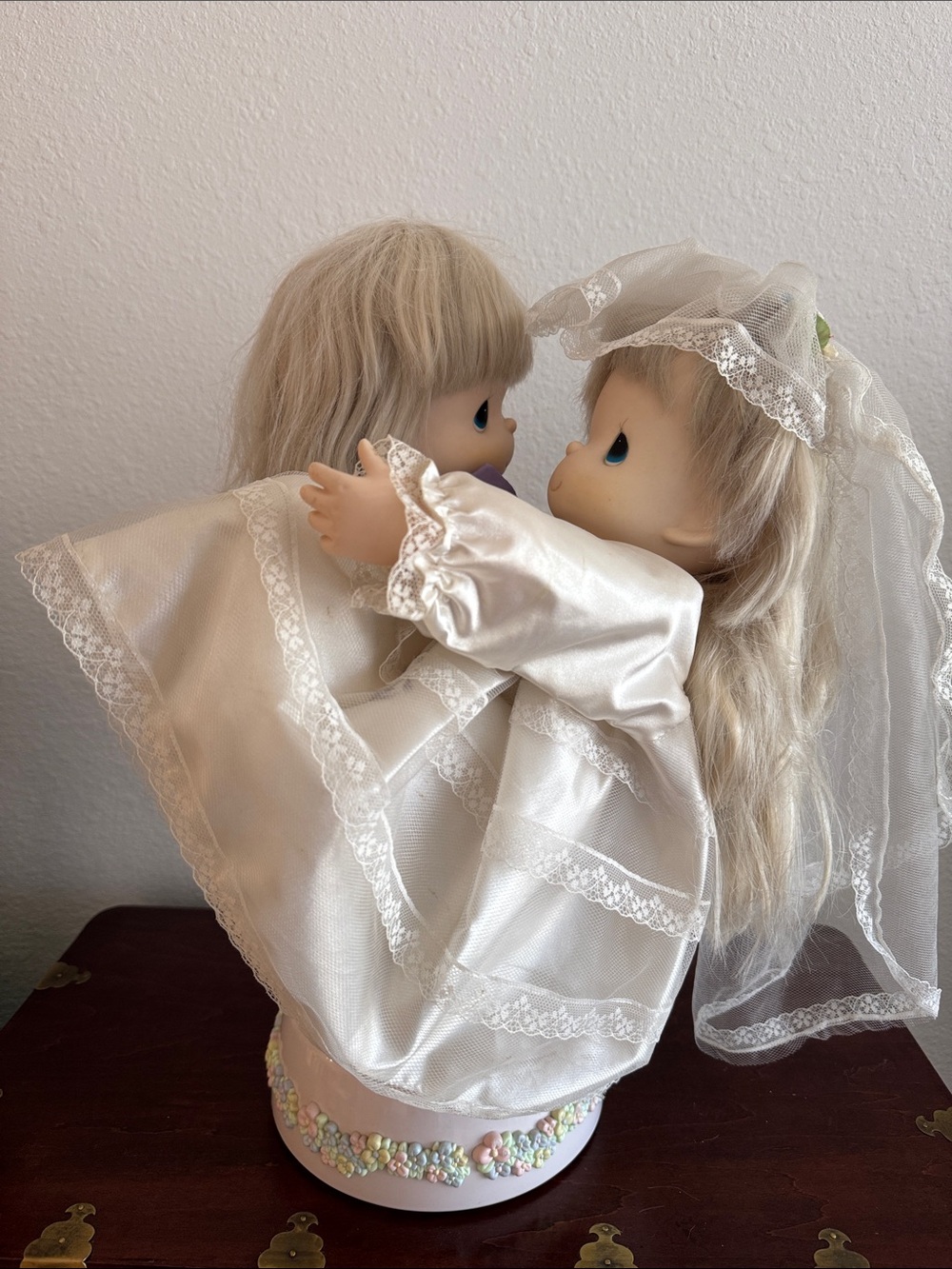 Rare Precious Moments Animated Bride and Groom Dolls on a Musical Base